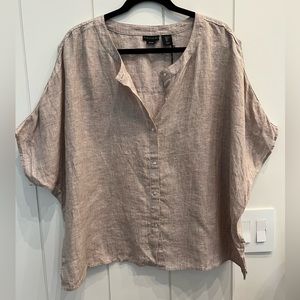 Tahari women’s tan linen short sleeve blouse. New with tags. Size S.